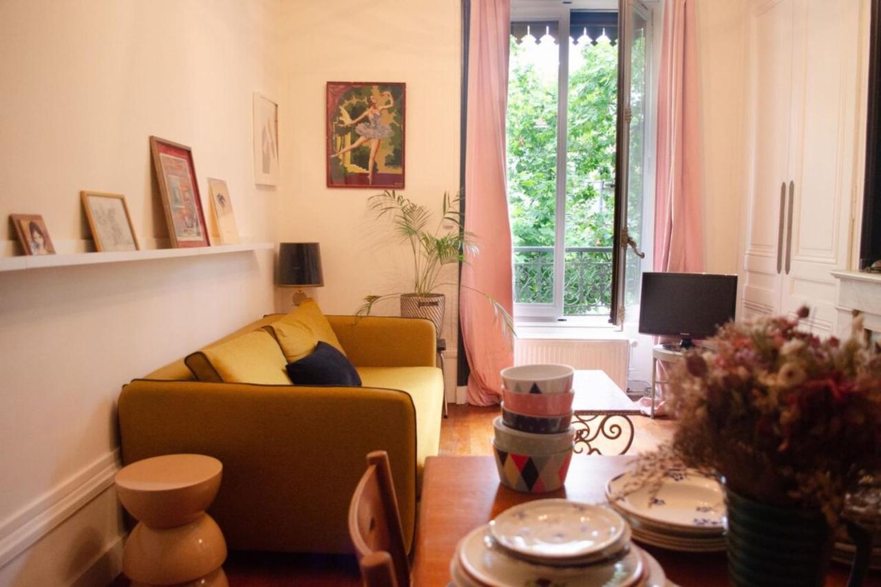 Chez Julie - Metro Garibaldi - University Apartment Лион Екстериор снимка